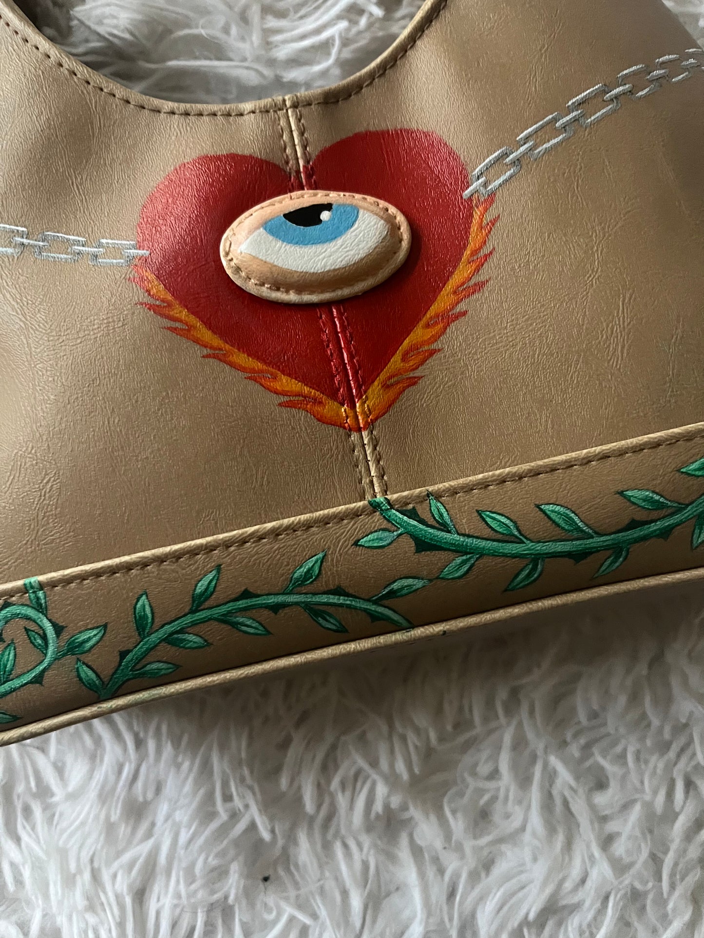 Eye Spy a Torturous Heart handbag